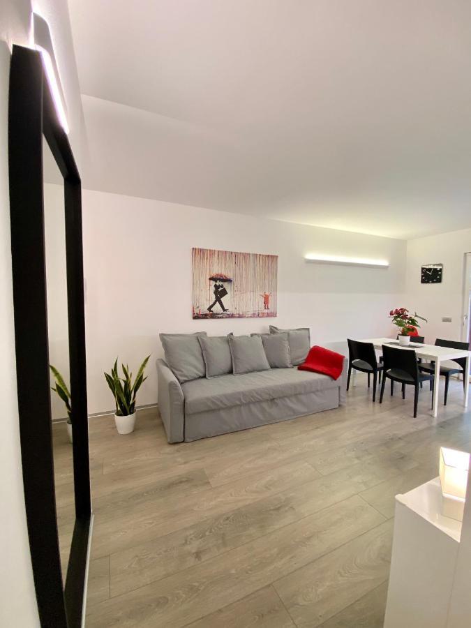 Appartamento Miranda Con Giardino Privato E Pool Ngoại thất bức ảnh